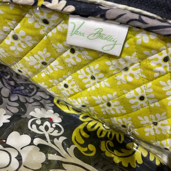 Vera Bradley Overnight travel set - Picture 6 of 13
